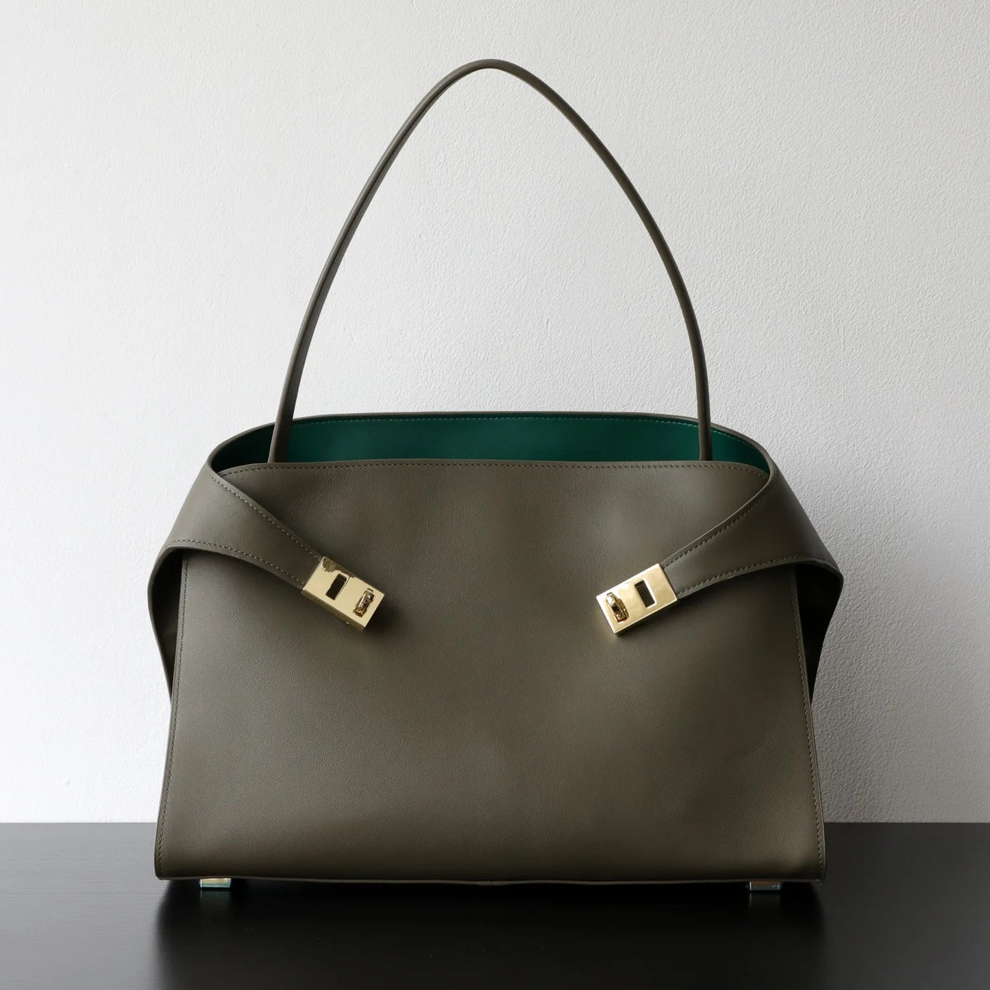 Niche léger luxe haut de gamme en cuir grande capacité première couche peau de vache sac à main pour femme sac fourre-tout banlieue loisirs polyvalent