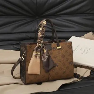 Pochette à bandoulière rétro-chique pour femme – Sac à main moderne en cuir de couleur unie avec sangle en chaîne de luxe