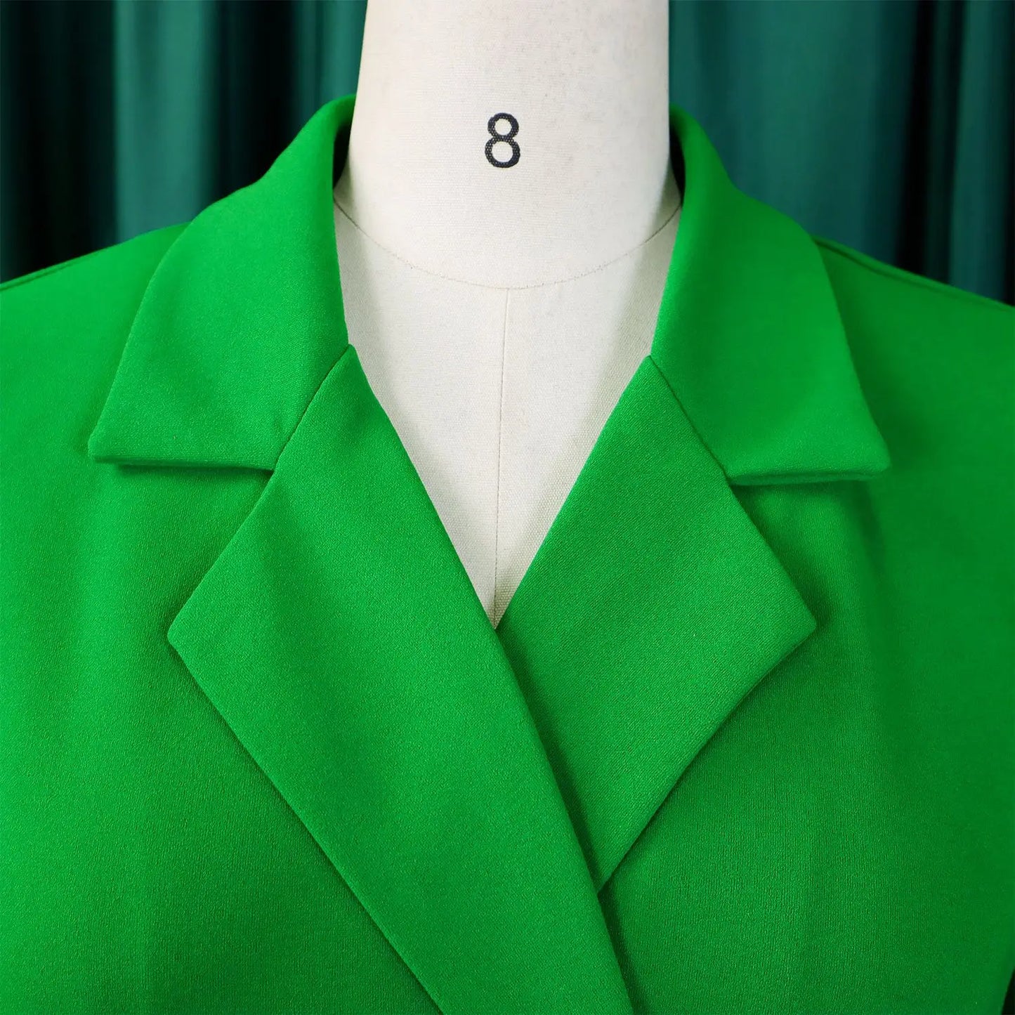 Robe plissée mi-longue à col de costume, taille haute, à la mode, nouvelle collection automne 2025