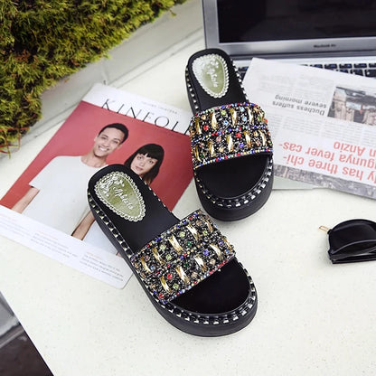 Plate-forme strass sandales pantoufles femmes pierres précieuses diapositives femmes chaussures chaussons compensés chaîne perle plage diapositives chaussures