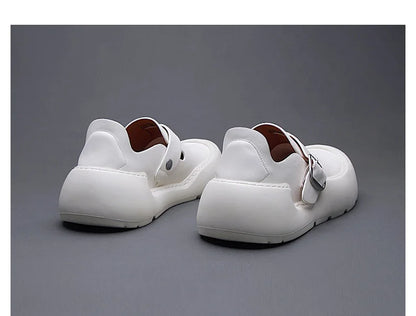 Été 2025 nouveaux mocassins en cuir respirants pour hommes semelles souples semelles épaisses confortables chaussures en cuir pour hommes à la mode et décontractées