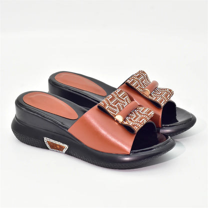 Dernières chaussures de mariage en cuir verni strass chaussures de mariée pour femmes 2025 chaussures à semelles compensées de luxe de créateur pour femmes escarpins à plate-forme