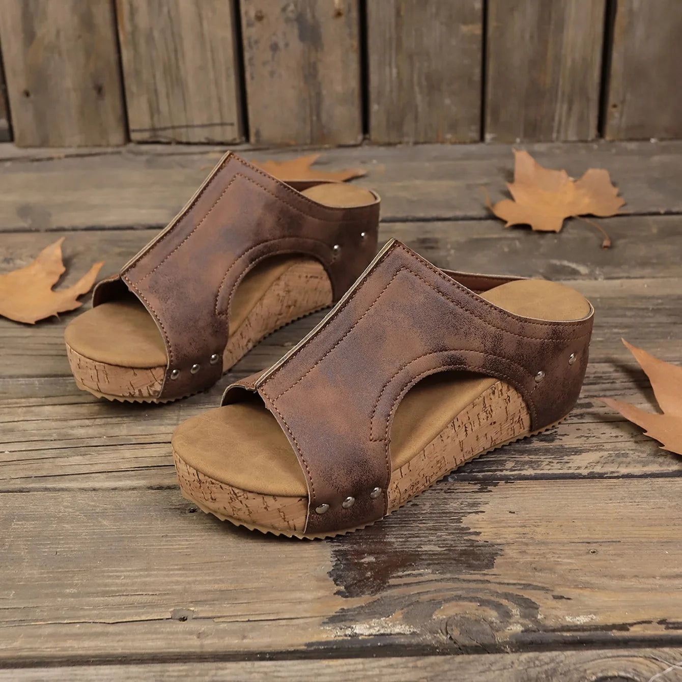 Pantoufles de plage pour femmes, confortables, peu profondes, décontractées, pour l'extérieur, nouvelle mode d'été, sandales à l'offre elles compensées de styliste, 2024