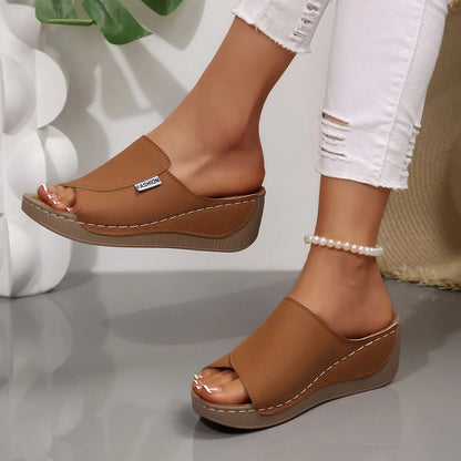 Femmes chaussons compensés été 2025 nouvelle mode pantoufles bout ouvert respirant sandales confortable boucle femme chaussures diapositives femmes