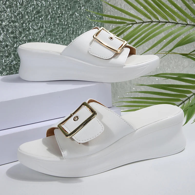 Sandales à talons compensés avec boucle en métal pour femmes, sandales d'été en cuir Pu à fond épais, légères, à talons hauts, pour la plage, 2025