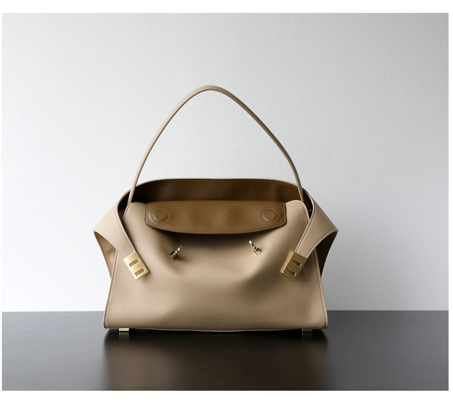 Niche léger luxe haut de gamme en cuir grande capacité première couche peau de vache sac à main pour femme sac fourre-tout banlieue loisirs polyvalent