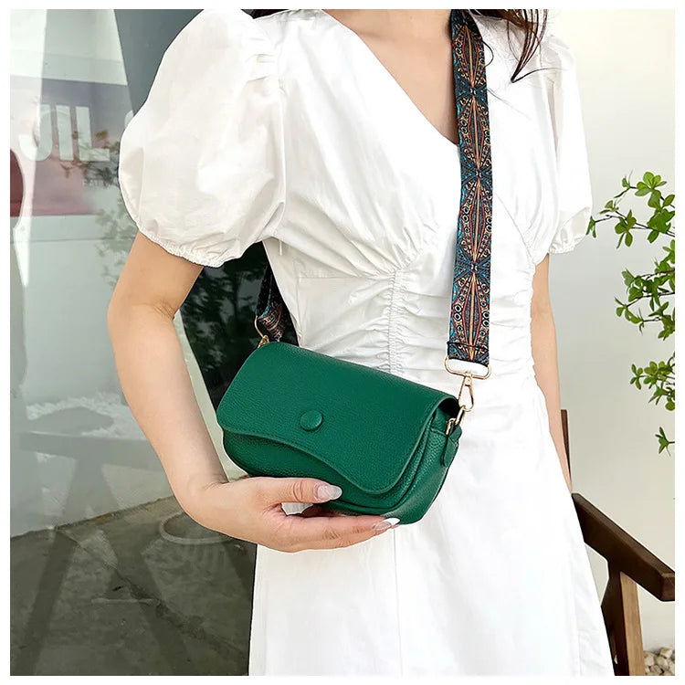 Sacs à bandoulière confortables à large sangle en cuir PU, sac à bandoulière à rabat décontracté pour femmes pour cadeaux, petits sacs à main et bourses de créateurs