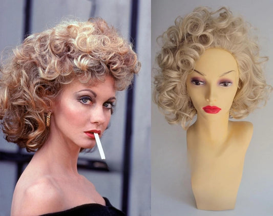 PERRUQUE DELUXE SANDY BONDE BOUCLÉE Années 1950 ROSE MAILLOT COSTUME
