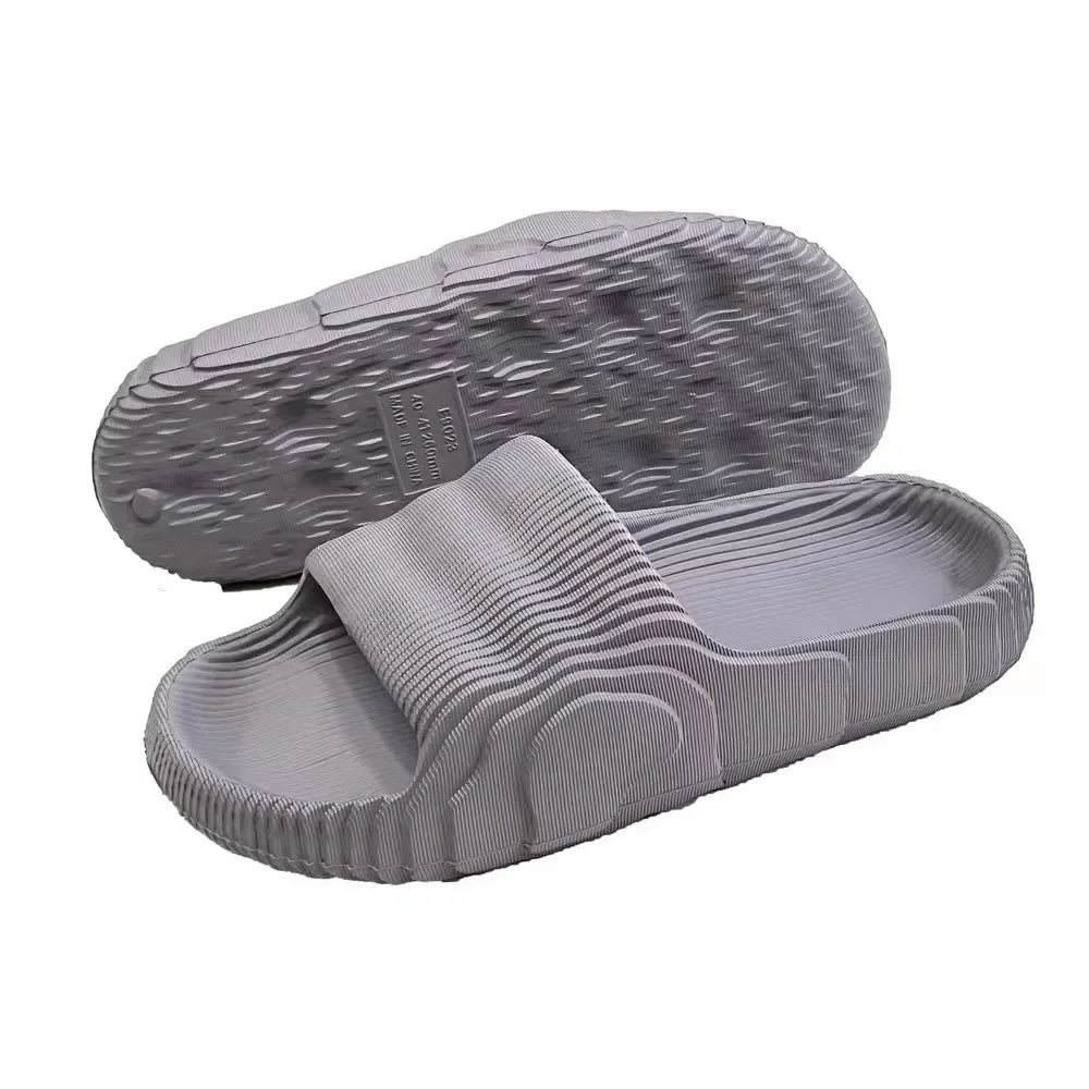 Pantoufles d'été de grande taille pour hommes, pantoufles de Style coréen à la mode avec semelle épaisse, pantoufles de Couple polyvalentes en PVC, nouvelle collection