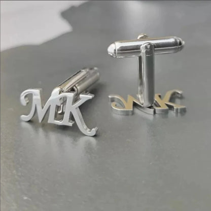 Boutons de manchette initials personnalisés pour les mariages. Préparez des cadeaux de mariage pour lui. Préparer les boutons de manchette pour les hommes. Préparez des cadeaux pour papa