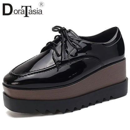 Plate-forme plate solide pour femmes, chaussures plates pour femmes, Parker carré, décontracté, printemps, automne, tout neuf, mode, strucgirls, loisirs