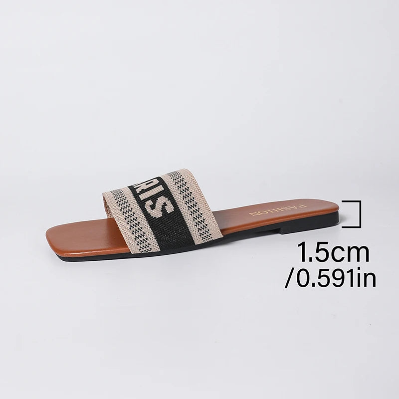 Mode couleurs mélangées lettre pantoufles plates femmes grande taille léger bout carré pantoufles décontractées confort semelle souple anti-dérapant diapositives