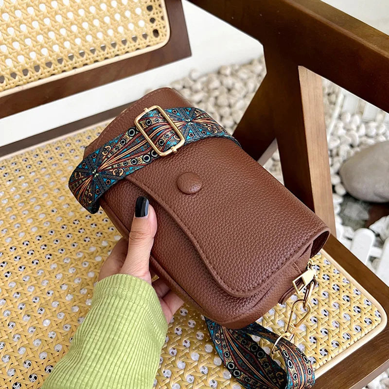 Sacs à bandoulière confortables à large sangle en cuir PU, sac à bandoulière à rabat décontracté pour femmes pour cadeaux, petits sacs à main et bourses de créateurs