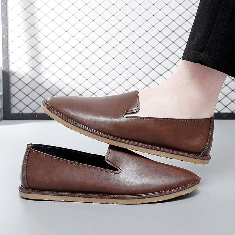 Chaussures à enfiler en cuir faites à la main, mocassins décontractés et souples pour hommes, mocassins simples et confortables, chaussures de bateau respirantes, chaussures plates d'affaires à la mode