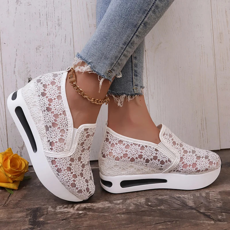 Baskets à plateforme brodée pour femmes, chaussures de sport en maille respirante, semelle épaisse, décontractées, à enfiler, été, 2025