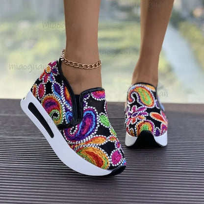 Femmes baskets nouvelle broderie plate-forme épaisse baskets femmes respirant maille mocassins printemps automne sans lacet chaussures décontractées pour les femmes