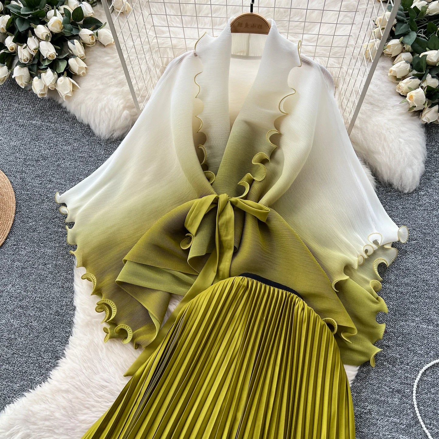 Miyake pli changement progressif couleur bord ondulé costume soleil jupe plissée à la mode et élégant deux pièces ensembles tenues pour femmes