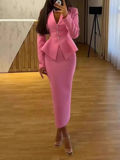 Ensemble 2 pièces pour femmes, blazer péplum rose, jupe ajustée avec détails de boutons, parfait pour les réunions de bureau ou les événements d'affaires