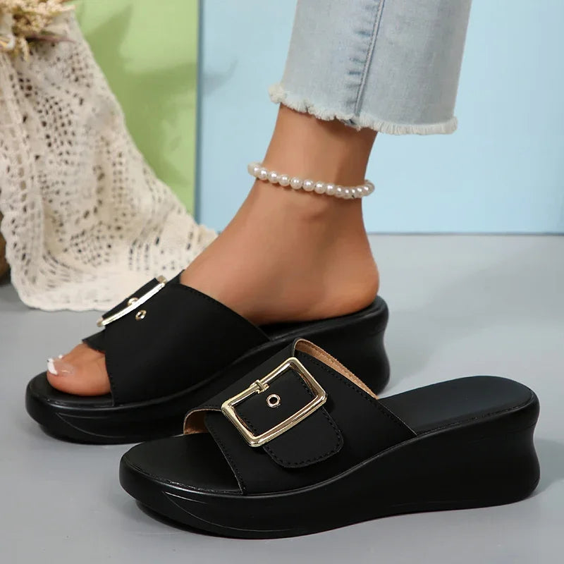 Sandales à talons compensés avec boucle en métal pour femmes, sandales d'été en cuir Pu à fond épais, légères, à talons hauts, pour la plage, 2025