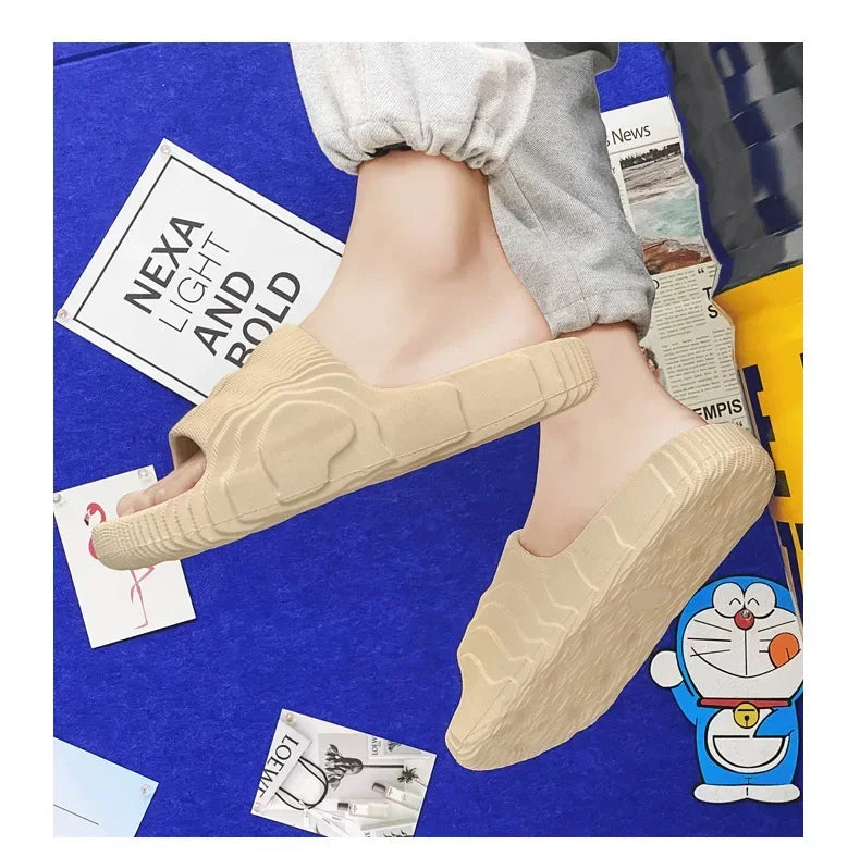 Pantoufles d'été de grande taille pour hommes, pantoufles de Style coréen à la mode avec semelle épaisse, pantoufles de Couple polyvalentes en PVC, nouvelle collection