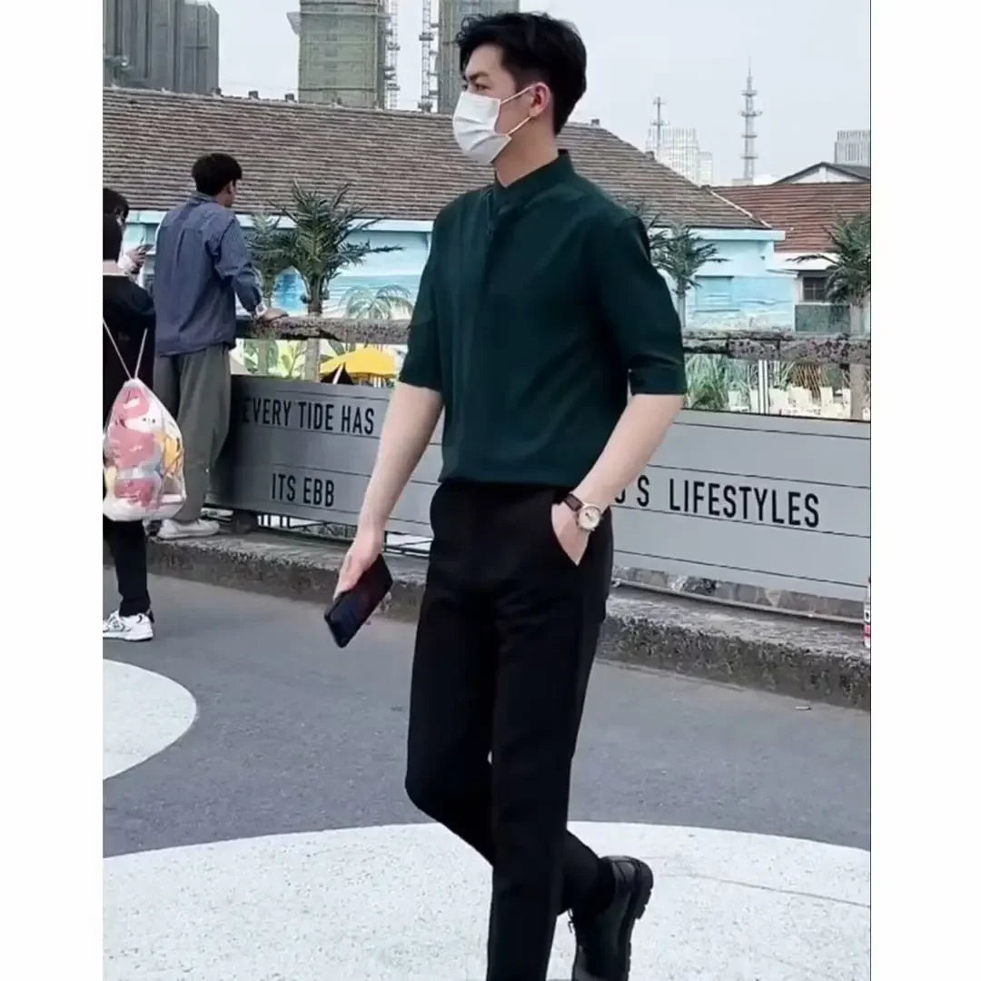 Chemise décontractée à col montant pour hommes, manches courtes, pour les déplacements professionnels, séchage rapide, coupe cintrée, haut de gamme, blanche, mode d'été, nouvelle collection