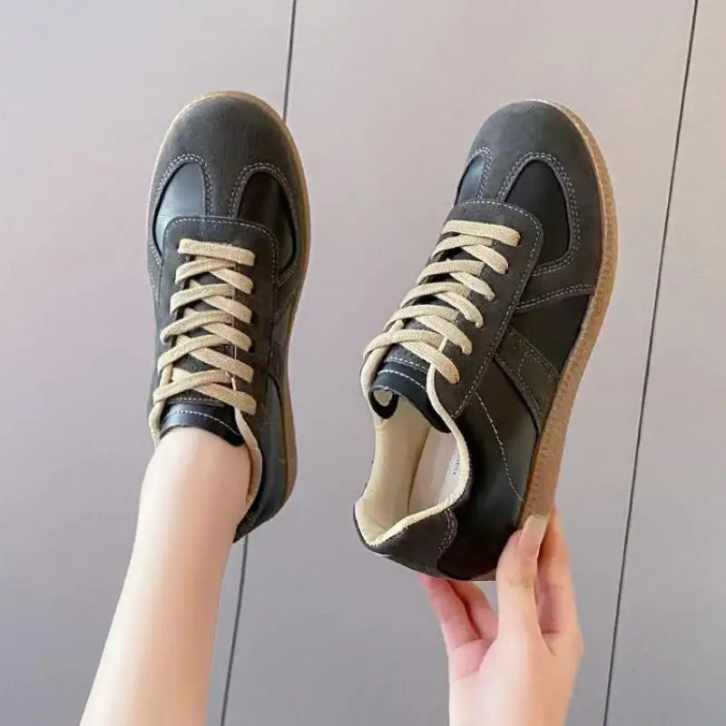 Baskets de Luxe en Cuir group pour Femme, Chaussures d'Entraînement Moral Décontractées, Plates, Nouvelle Collection Printemps 2024