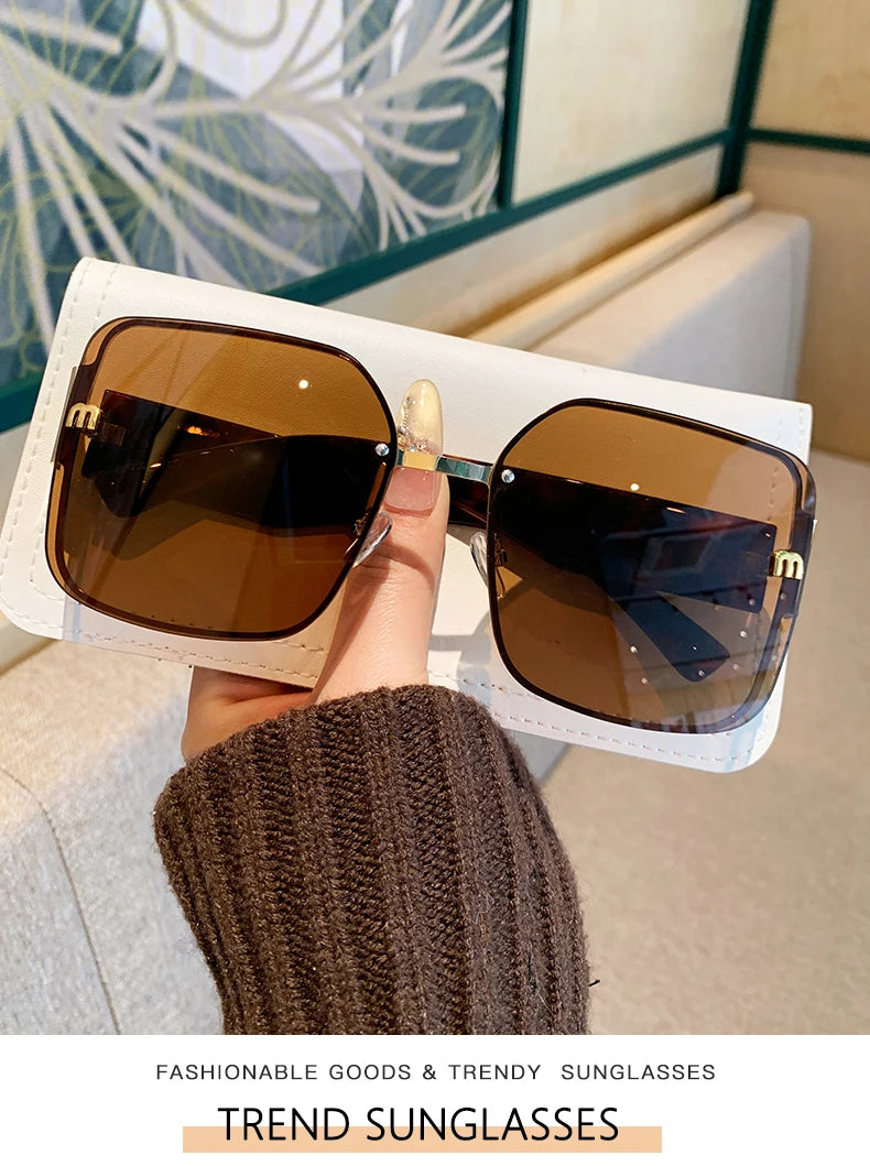 2025 nouveau bord sans cadre coupe M lettres lumière luxe Style haut de gamme femmes à la mode voiture lunettes de soleil 90316