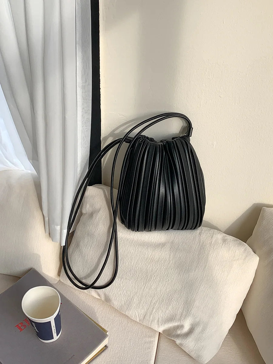 Mode d'été nouveau sac à bandoulière femmes PU simple épaule Mini sac de luxe polyvalent plissé décontracté petit sac carré
