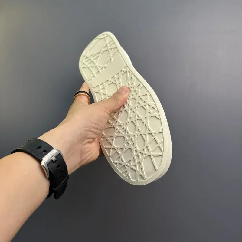 2025 printemps et automne nouveaux hommes chaussures décontractées en cuir véritable semelle épaisse conseil chaussures