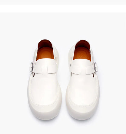 Été 2025 nouveaux mocassins en cuir respirants pour hommes semelles souples semelles épaisses confortables chaussures en cuir pour hommes à la mode et décontractées