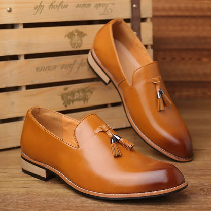 Chaussures en cuir pour hommes de luxe bureau hommes Oxfords formels pointu Oxford mariage en cuir hommes chaussures habillées mocassins à franges chaussures sociales