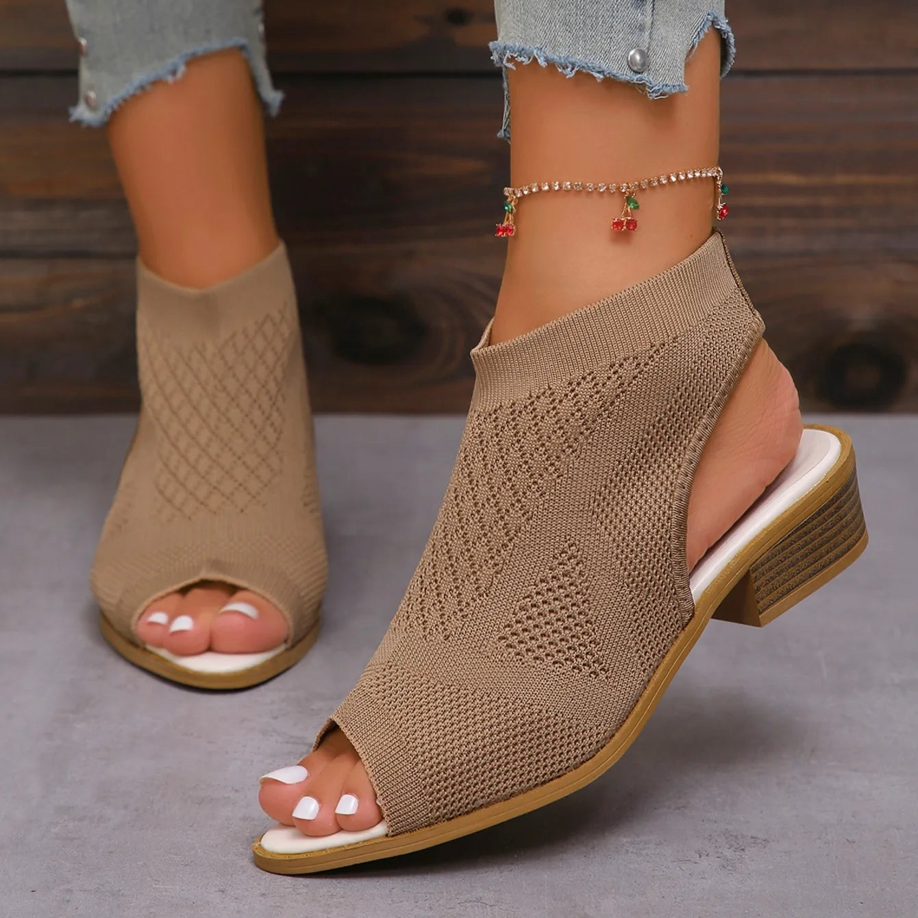 Sandales d'été confortables et décontractées pour femmes, chaussures d'extérieur légères à bout ouvert, nouvelle mode 2024