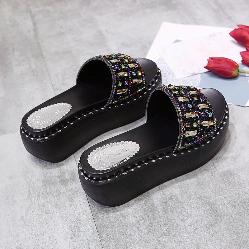 Plate-forme strass sandales pantoufles femmes pierres précieuses diapositives femmes chaussures chaussons compensés chaîne perle plage diapositives chaussures