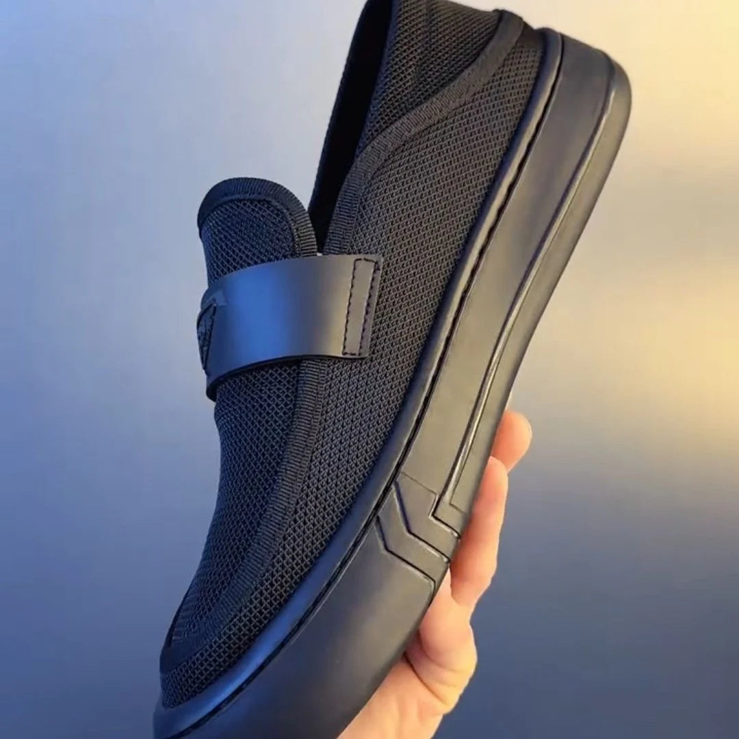 2025 Chaussures de skate en maille respirante à enfiler pour hommes Baskets basses ultra-légères décontractées Chaussures de confort minimalistes à la mode pour hommes