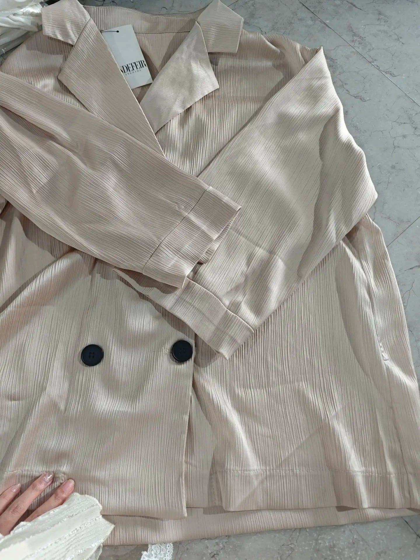 TRAFZA 2025 femmes pantalons décontractés ensemble taille haute pantalon à jambes larges + solide Beige ample glace soie Double boutonnage chemise hauts 2025 à la mode