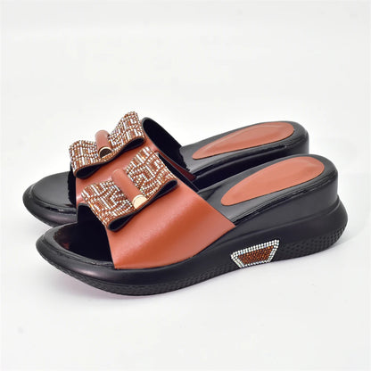 Dernières chaussures de mariage en cuir verni strass chaussures de mariée pour femmes 2025 chaussures à semelles compensées de luxe de créateur pour femmes escarpins à plate-forme