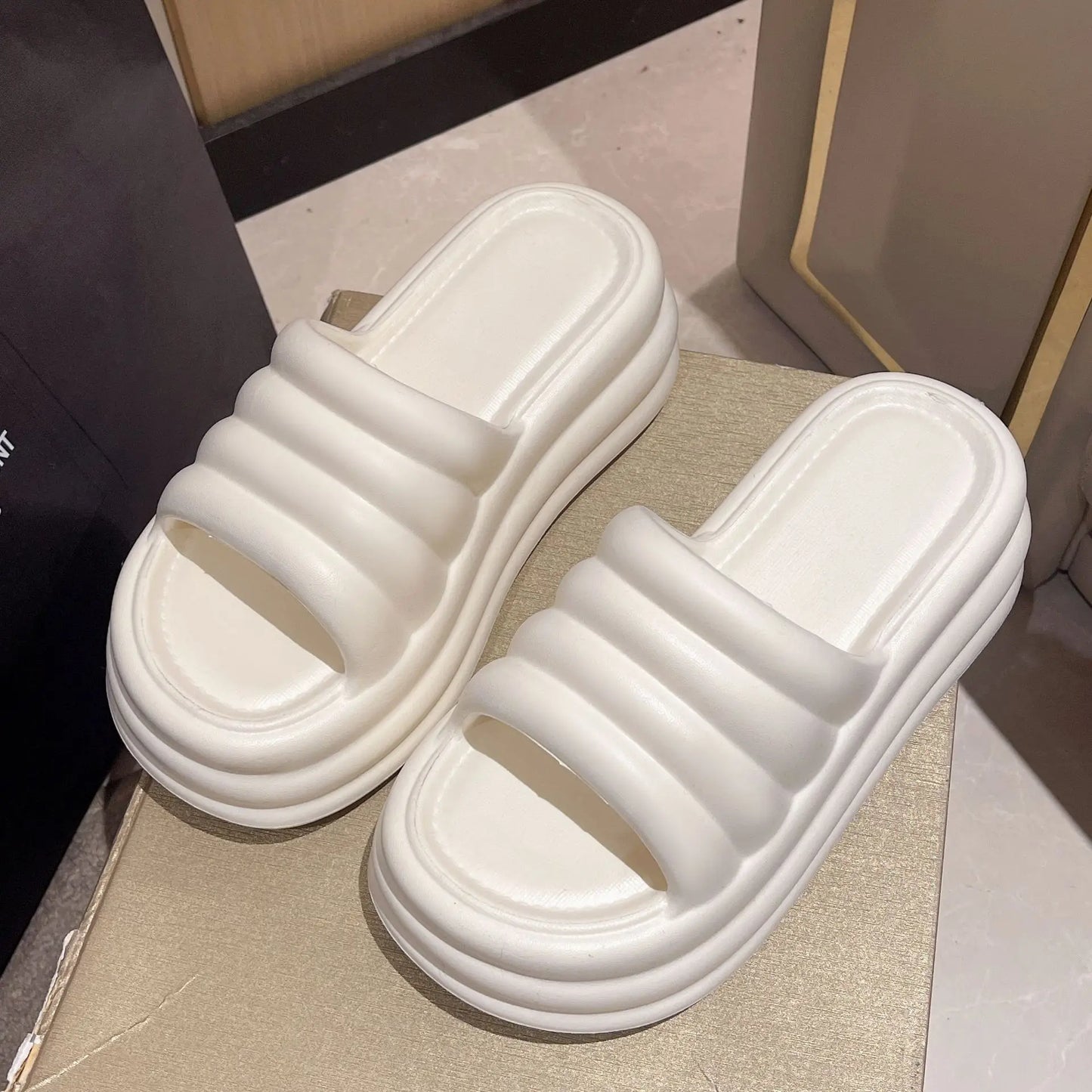 Smile Pop femmes tongs Super semelle épaisse sandales souples pour les femmes intérieur maison mode décontracté femmes pantoufles EVA chaussures plates confortables