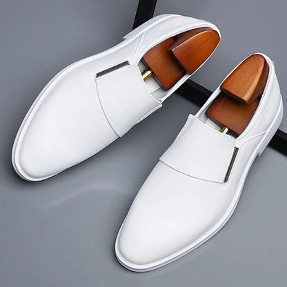 Nouveauté mode britannique hommes blanc noir sans lacet robe affaires chaussures décontractées mocassins mâle robe de mariée chaussures de retour