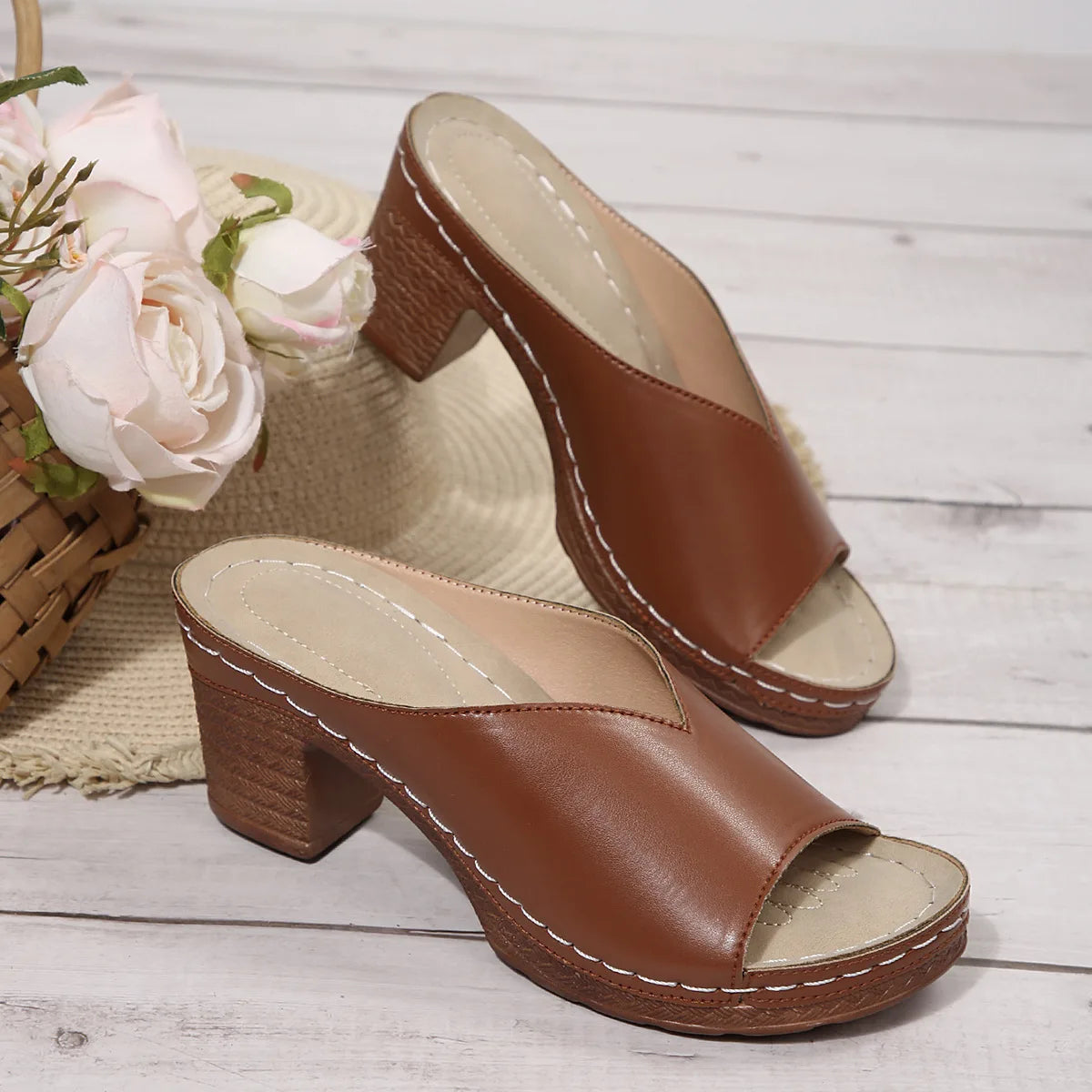 Pantoufles à talons hauts et bout ouvert pour femmes, nouvelle mode d'été, vêtements d'extérieur, chaussures à enfiler, tailles 36 à 43, amorti supérieur en polyuréthane