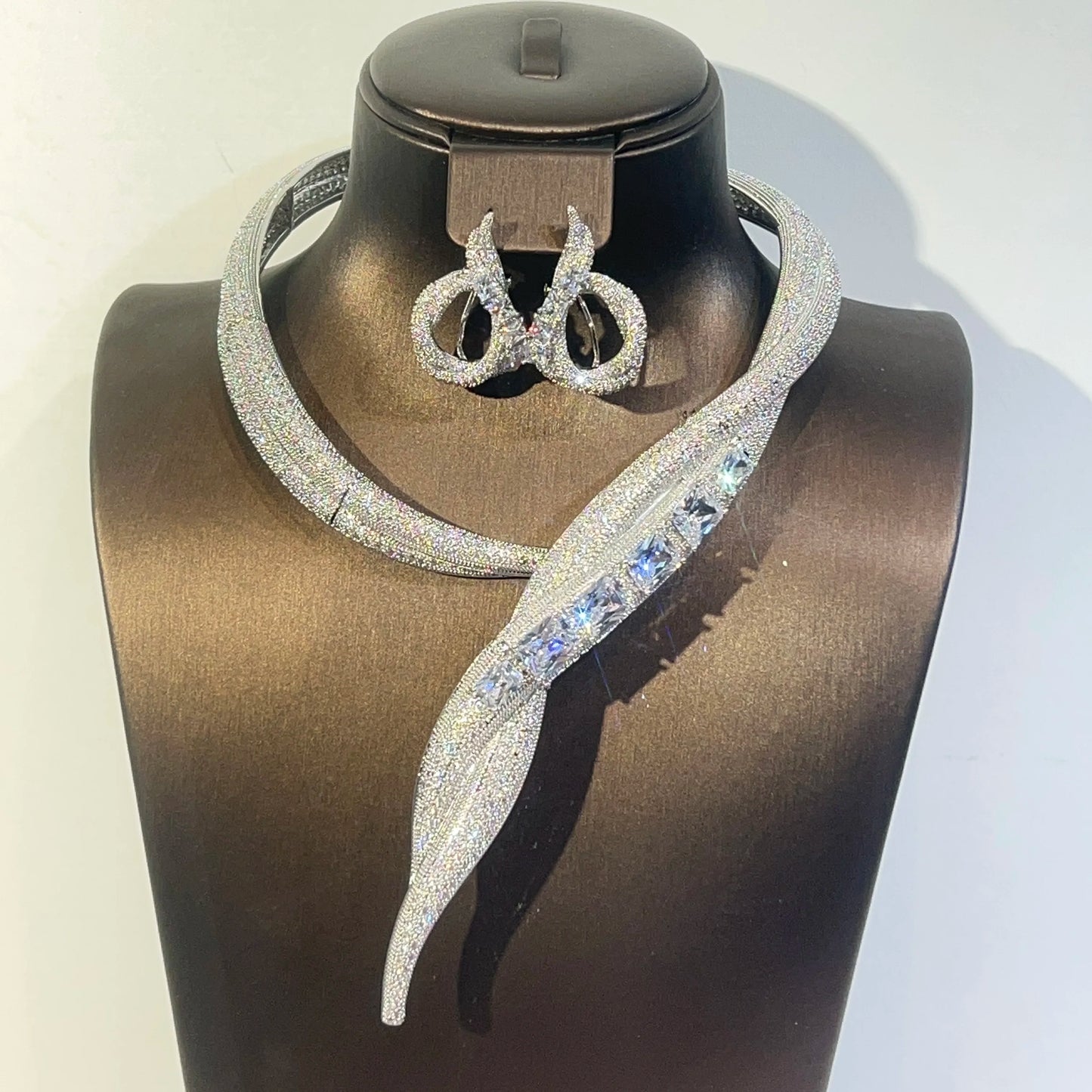 Collier en Zircon pour femmes, design unique, multicolore, ensemble de bijoux de mariée de luxe, cubique, dubaï, adapté aux accessoires à col en v