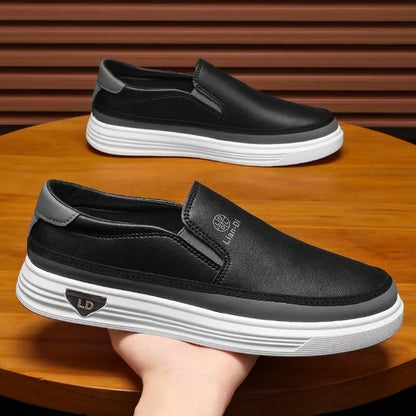 Mocassins décontractés en cuir véritable faits à la main pour hommes, nouvelle marque de luxe, mocassins de conduite confortables à enfiler, chaussures plates, 2025