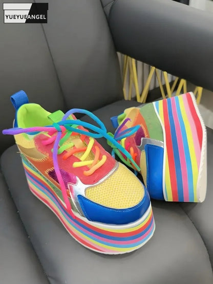 Style de loisirs dames couleur arc-en-ciel maille bout rond plate-forme croisée talons hauts chaussures respirant couleurs mélangées pompes de mode