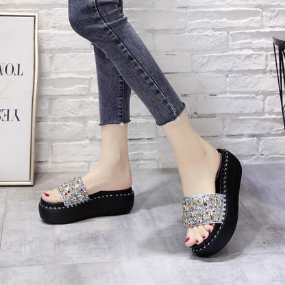 Plate-forme strass sandales pantoufles femmes pierres précieuses diapositives femmes chaussures chaussons compensés chaîne perle plage diapositives chaussures