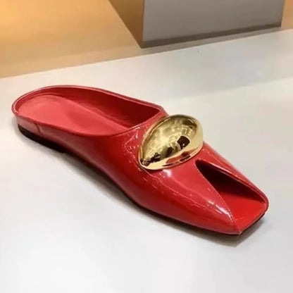 Pantoufles à bouche de poisson avec boucle en métal, chaussures plates à la mode, pantoufles Cool, tendance d'été, nouvelle collection 2025