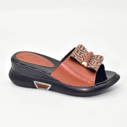 Dernières chaussures de mariage en cuir verni strass chaussures de mariée pour femmes 2025 chaussures à semelles compensées de luxe de créateur pour femmes escarpins à plate-forme