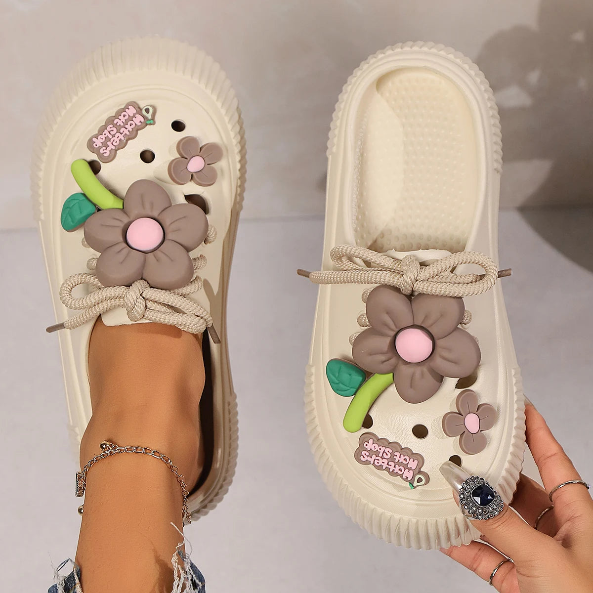 Pantoufles d'été pour femmes, jolies sandales à plateforme décoratives, sabots d'extérieur décontractés, sandales de plage, diapositives antidérapantes, chaussures d'intérieur et de maison 35-42