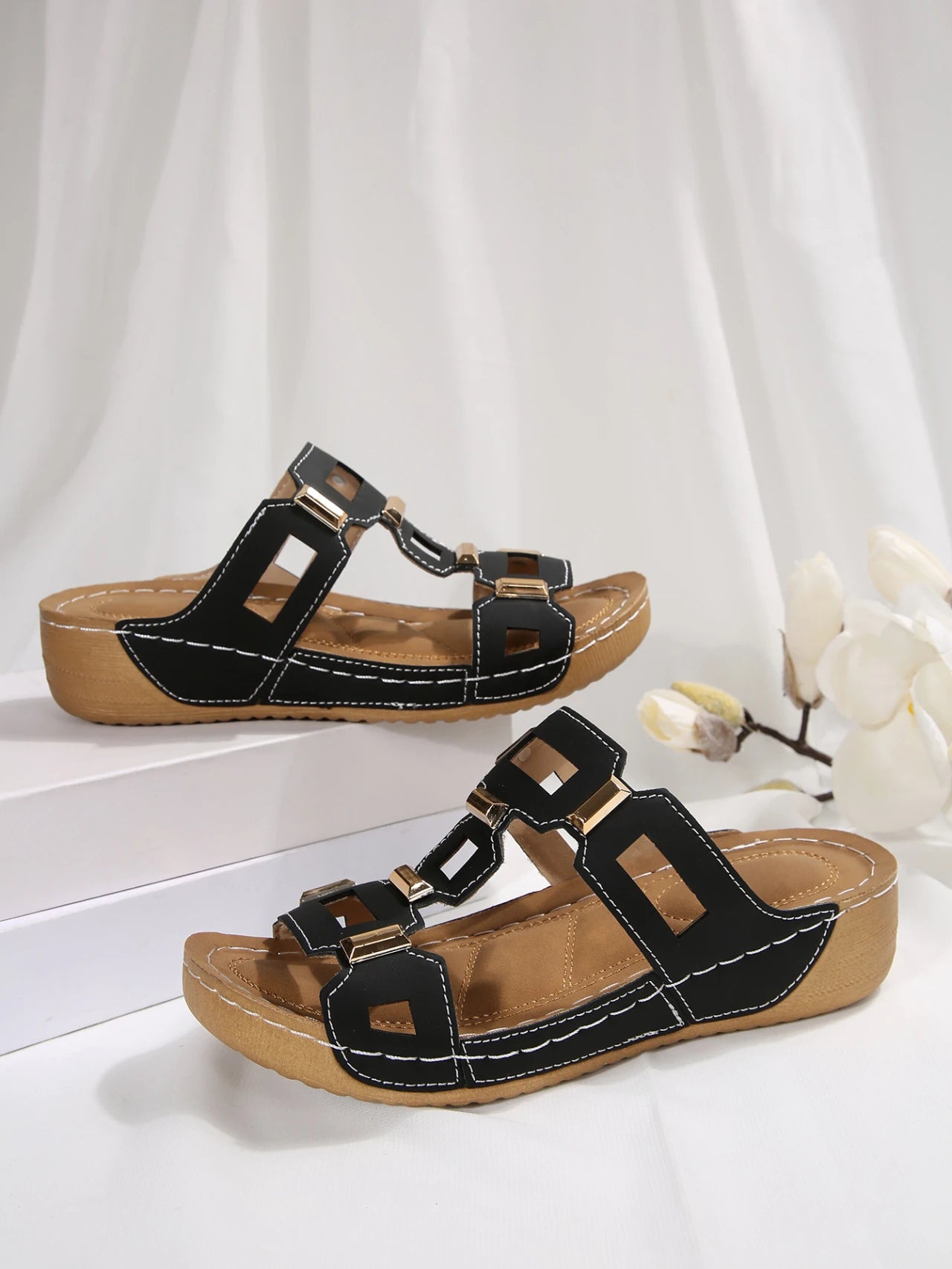 Tendance femmes pantoufles nouveau 2025 sandales à talons compensés mode à semelles épaisses chaussures de grande taille pour femmes bout ouvert pantoufles décontractées diapositives femmes