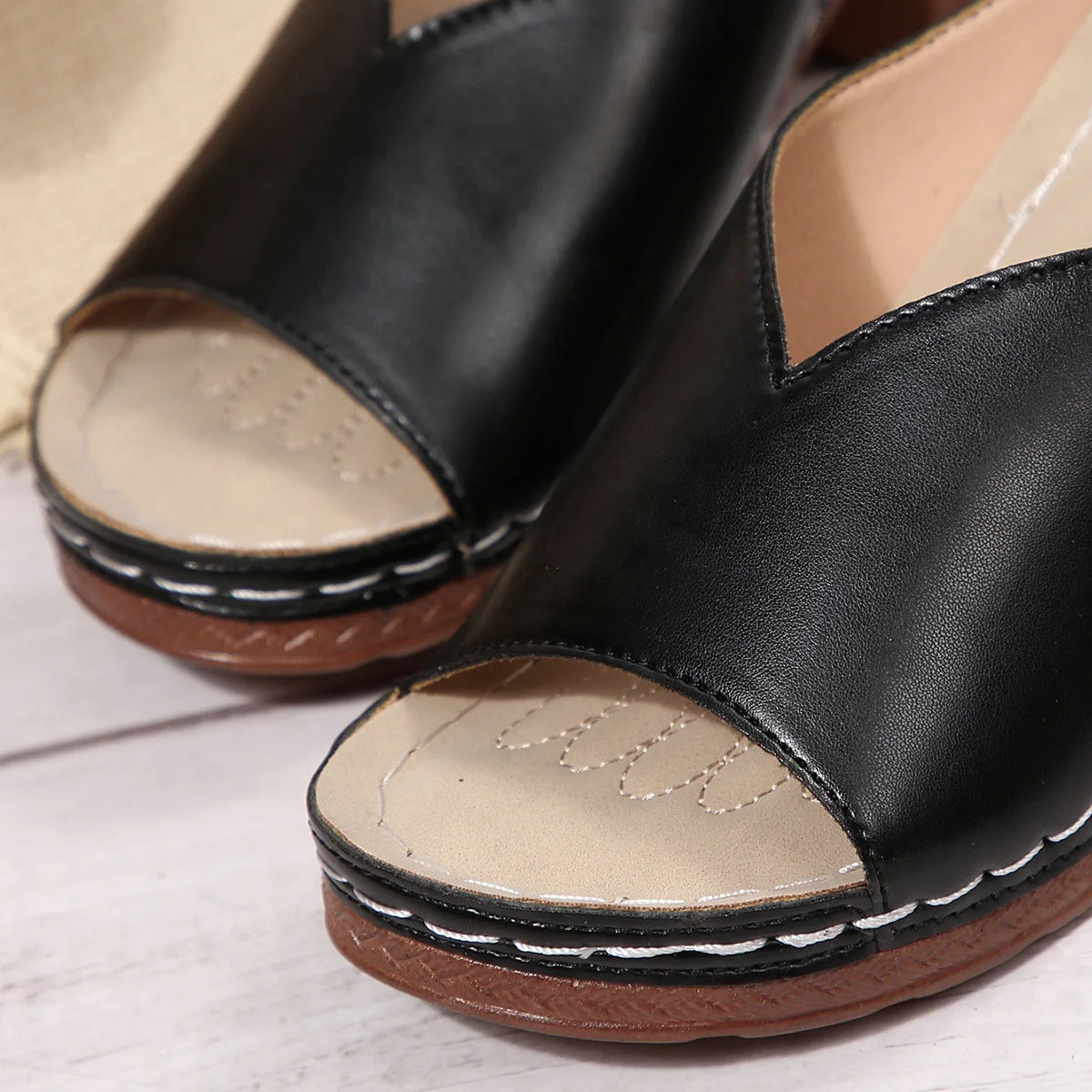 Pantoufles à talons hauts et bout ouvert pour femmes, nouvelle mode d'été, vêtements d'extérieur, chaussures à enfiler, tailles 36 à 43, amorti supérieur en polyuréthane