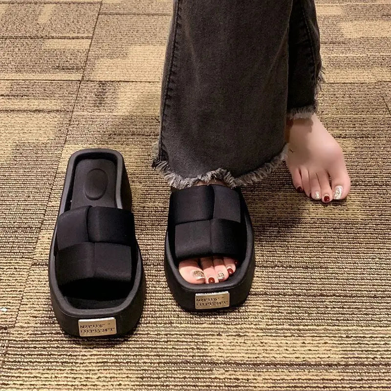 Pantoufles à plateforme de mode européenne pour femmes, nouvelles pantoufles astronomiques optiques, diapositives non aldes extérieures féminines, chaussures décontractées noires d'été, 2024