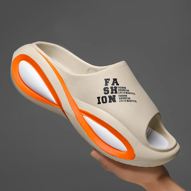 2024 Nouveaux chaussons pour hommes Sandales d'intérieur et d'extérieur Plage Confortables Diapositives souples Hommes Chaussures décontractées Tongs Pantoufles de maison Sandales